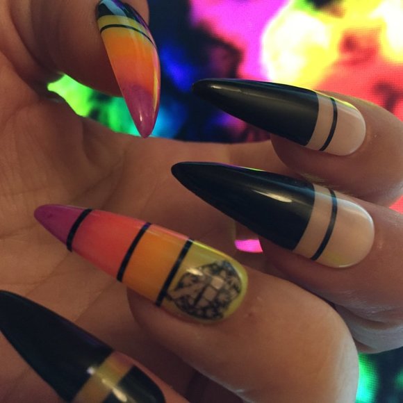 420 Lips Neon Ombre with Black n Nude presson nail pPN93 - Picture 1 of 9